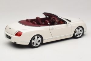 Bentley Continental GTC Wit Vervangende Doos Minichamps 1:18 100139032-R1 Metaal — afbeelding 3 van 8