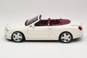 Bentley Continental GTC Wit Vervangende Doos Minichamps 1:18 100139032-R1 Metaal — afbeelding 4 van 8