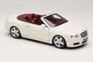 Bentley Continental GTC Wit Vervangende Doos Minichamps 1:18 100139032-R1 Metaal — afbeelding 6 van 8