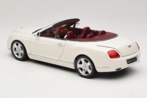Bentley Continental GTC Wit Vervangende Doos Minichamps 1:18 100139032-R1 Metaal — afbeelding 7 van 8