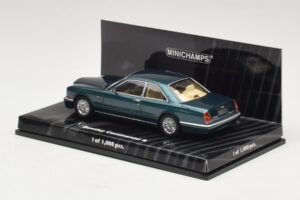 Bentley Continental R Groen Metallic Minichamps 1:43 436139921 Metaal — afbeelding 3 van 4