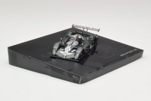 Bentley EXP Speed 8 LMP900 #8 A. Wallace / B. Leitzinger 24 Hours of Le Mans 2002 Minichamps 1:43 403021308 Metaal — afbeelding 2 van 4