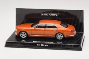 Bentley Mulsanne Oranje Metallic Minichamps 1:43 Bentley Mulsanne Oranje Metallic Minichamps 1:43 436139902 Metaal