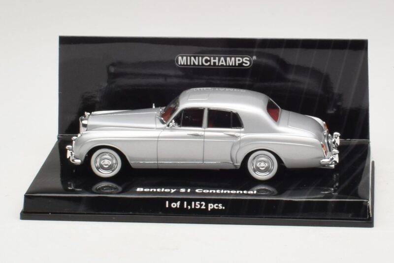 Bentley S1 Continental Zilver Minichamps 1:43 436139552 Metaal
