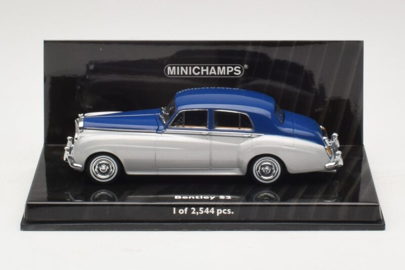 Bentley S2 Zilverblauw Minichamps 1:43 Bentley S2 Zilverblauw Minichamps 1:43 436139950 Metaal