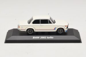BMW 2002 Turbo Wit Maxichamps 1:43 940022201 Metaal