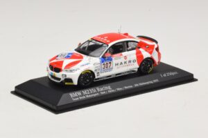 BMW M235i Bong Motorsport #307 Nett / Akata 24 Hours of Nurburgring 2015 Minichamps 1:43 437152507 Metaal — afbeelding 2 van 4