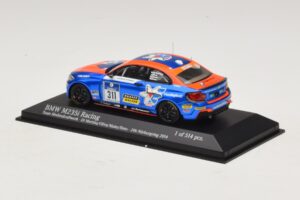 BMW M235i Team Medienkraftwerk #311 Di Martino / Olivo 24 Hours of Nurburgring 2014 Minichamps 1:43 437142411 Metaal — afbeelding 3 van 4