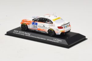 BMW M235i Team Rent2drive #304 Ackermann / Wishkirchen 24 Hours of Nurburgring 2015 Minichamps 1:43 437152504 Metaal — afbeelding 3 van 4