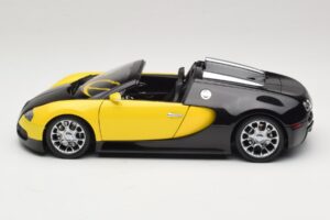 Bugatti Veyron Grand Sport Black Lemon Minichamps 1:18 100110831 Metaal — afbeelding 4 van 8