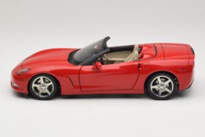 Chevrolet Corvette C6 Cabriolet Rood AUTOart 1:18 71221 Metaal — afbeelding 4 van 8