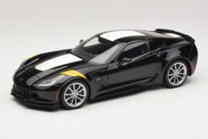 Chevrolet Corvette C7 Grand Sport Zwart met Witte Strepen AUTOart 1:18 71273 Composiet