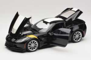 Chevrolet Corvette C7 Grand Sport Zwart met Witte Strepen AUTOart 1:18 71273 Composiet — afbeelding 2 van 8