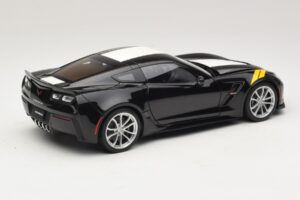 Chevrolet Corvette C7 Grand Sport Zwart met Witte Strepen AUTOart 1:18 71273 Composiet — afbeelding 3 van 8