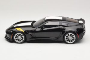Chevrolet Corvette C7 Grand Sport Zwart met Witte Strepen AUTOart 1:18 71273 Composiet — afbeelding 4 van 8