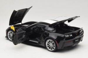 Chevrolet Corvette C7 Grand Sport Zwart met Witte Strepen AUTOart 1:18 71273 Composiet — afbeelding 5 van 8