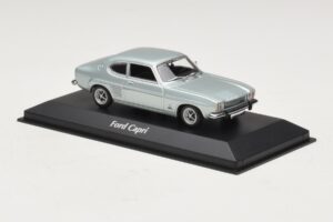 Ford Capri I Lichtblauw Metallic Maxichamps 1:43 940085501 Metaal — afbeelding 3 van 4