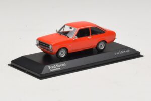 Ford Escort Mk2 Spanish Red Minichamps 1:43 400084100 Metaal — afbeelding 2 van 4