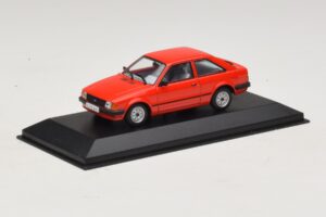 Ford Escort Mk3 3-deurs Rood Minichamps 1:43 400085000 Metaal — afbeelding 2 van 4