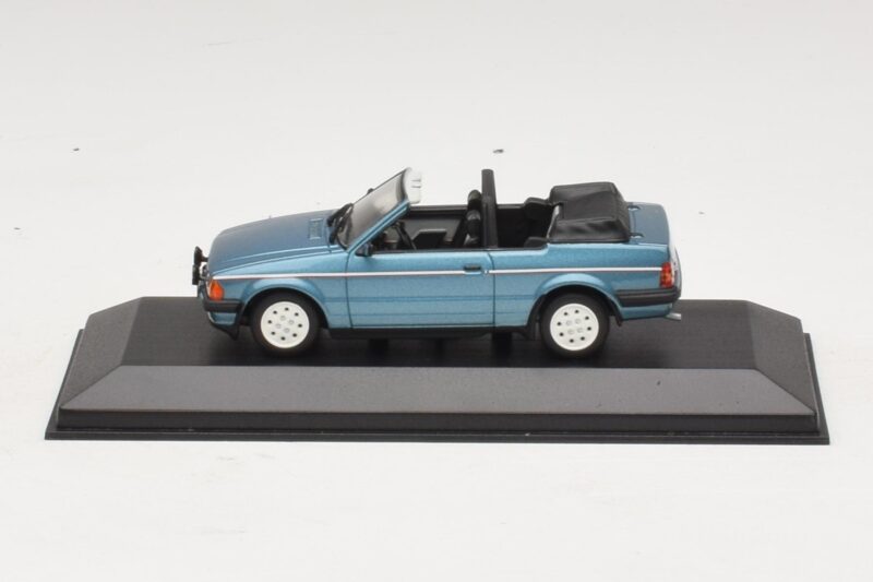 Ford Escort Mk3 Cabriolet Blauw Metallic Minichamps 1:43 400085030 Metaal