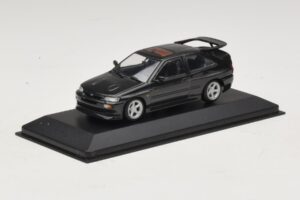 Ford Escort RS Cosworth Zwart Metallic Minichamps 1:43 430082106 Metaal — afbeelding 2 van 4