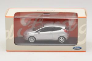 Ford Fiesta Mk7 Moondust Silver Metallic Minichamps 1:43 403088003 Metaal — afbeelding 4 van 4