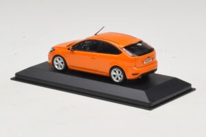 Ford Focus ST Mk2 Electric Orange Minichamps 1:43 400087302 Metaal — afbeelding 3 van 4
