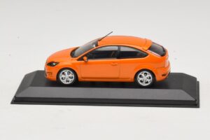 Ford Focus ST Mk2 Electric Orange Vervangende Doos Minichamps 1:43 400087302-R1 Metaal