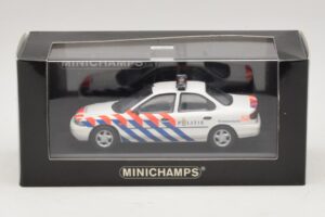 Ford Mondeo Mk1 Sedan Politie Minichamps 1:43 433082091 Metaal — afbeelding 4 van 4