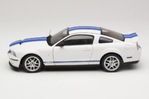 Ford Shelby Cobra GT500 Concept Wit met Blauwe Streep AUTOart 1:18 73052 Metaal — afbeelding 4 van 8