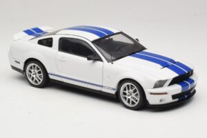 Ford Shelby Cobra GT500 Concept Wit met Blauwe Streep AUTOart 1:18 73052 Metaal — afbeelding 6 van 8