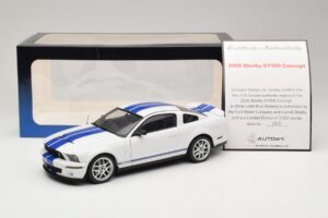 Ford Shelby Cobra GT500 Concept Wit met Blauwe Streep AUTOart 1:18 73052 Metaal — afbeelding 8 van 8