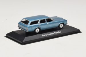 Ford Taunus TC Turnier Blue Metallic Maxichamps 1:43 940081311 Metaal — afbeelding 2 van 4