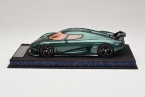 Koenigsegg Regera Groen Getint Carbon FrontiArt 1:18 AS010-110 Hars — afbeelding 3 van 7