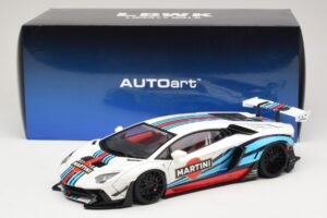 Lamborghini Aventador LB Works Martini Livery AUTOart 1:18 79185 Composiet — afbeelding 8 van 8