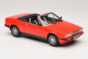 Maserati Biturbo Spyder Rood Minichamps 1:18 107123530 Hars — afbeelding 4 van 6