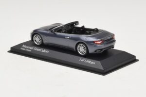 Maserati GranCabrio Grijs Metallic Minichamps 1:43 400123931 Metaal — afbeelding 3 van 4