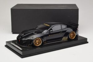 Maserati GranTurismo Liberty Walk Zwart met Gouden Velgen AB Models 1:18 MAS-LB08-C Hars — afbeelding 6 van 7