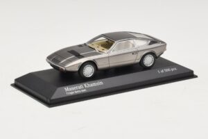 Maserati Khamsin Grey Metallic Minichamps 1:43 437123220 Metaal — afbeelding 2 van 4