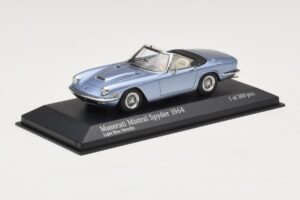 Maserati Mistral Spyder Light Blue Metallic Minichamps 1:43 437123432 Metaal — afbeelding 2 van 4