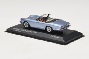 Maserati Mistral Spyder Light Blue Metallic Minichamps 1:43 437123432 Metaal — afbeelding 3 van 4