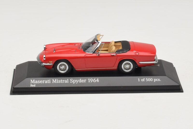 Maserati Mistral Spyder Rood Minichamps 1:43 Maserati Mistral Spyder Rood Minichamps 1:43 437123430 Metaal