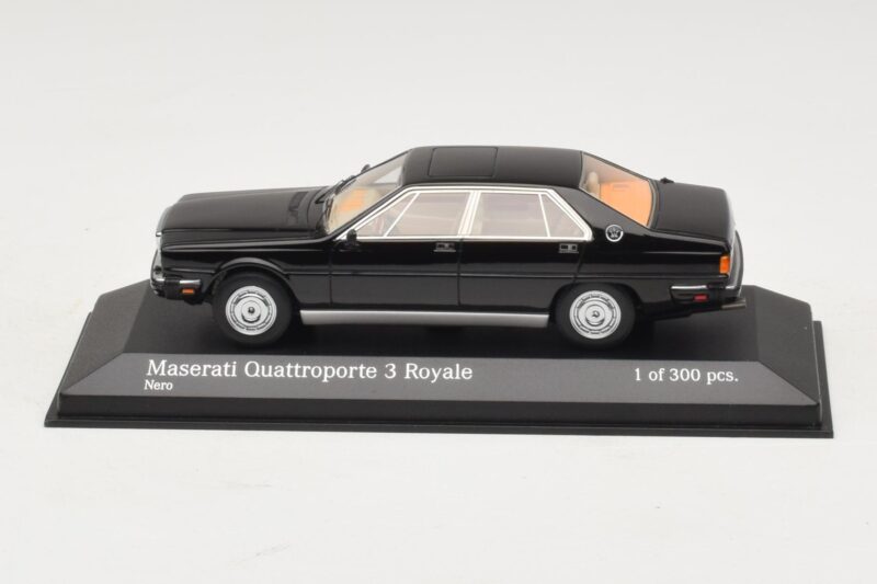 Maserati Quattroporte III Royale Zwart Minichamps 1:43 437123501 Metaal