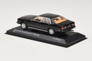 Maserati Quattroporte III Royale Zwart Minichamps 1:43 437123501 Metaal — afbeelding 3 van 4