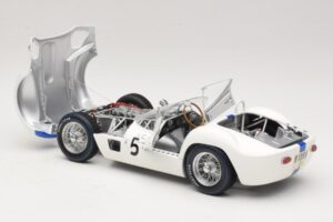 Maserati Tipo 61 #5 S. Moss / D. Gurney Camoradi ADAC 1000km Nurburgring Winner 1960 Minichamps 1:18 100601205 Metaal — afbeelding 5 van 8