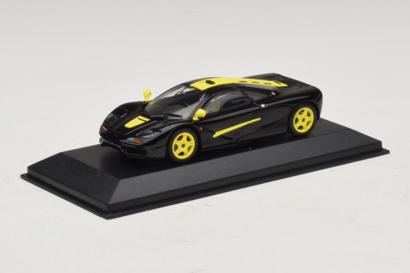 McLaren F1 Zwart Met Gele Strepen Minichamps 1:43 McLaren F1 Zwart Met Gele Strepen Minichamps 1:43 MCLAREN004 Metaal
