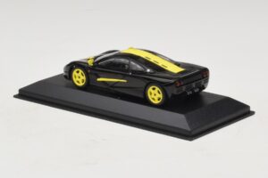 McLaren F1 Zwart Met Gele Strepen Minichamps 1:43 MCLAREN004 Metaal — afbeelding 2 van 4