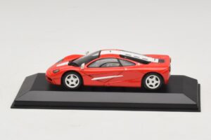 McLaren F1 Rood Met Witte Strepen Minichamps 1:43 MCLAREN005 Metaal — afbeelding 3 van 4