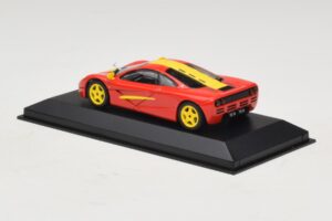 McLaren F1 Rood Met Gele Strepen Minichamps 1:43 MCLAREN006 Metaal — afbeelding 2 van 4