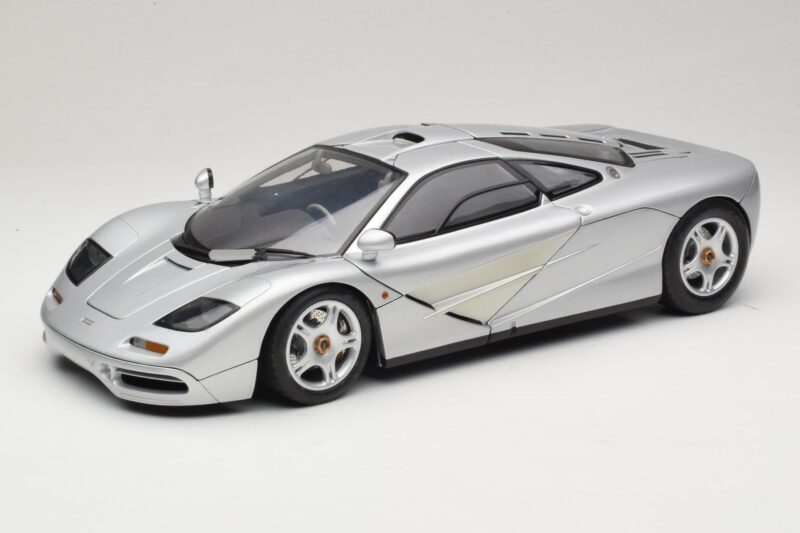McLaren F1 Zilver Minichamps 1:12 530133123 Metaal